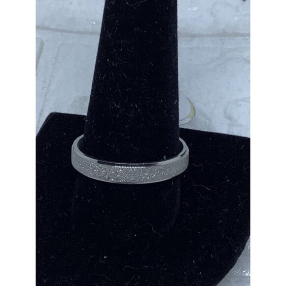 Stainless steel Frosted Unisex Ring Band Sliver Tone Size 11 - Picture 1 of 6